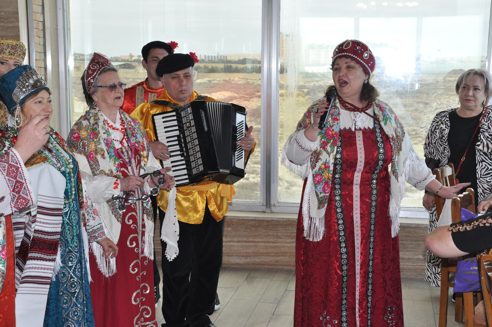 How Many Russians Live in Azerbaijan? – What the Latest Population Censuses Reveal