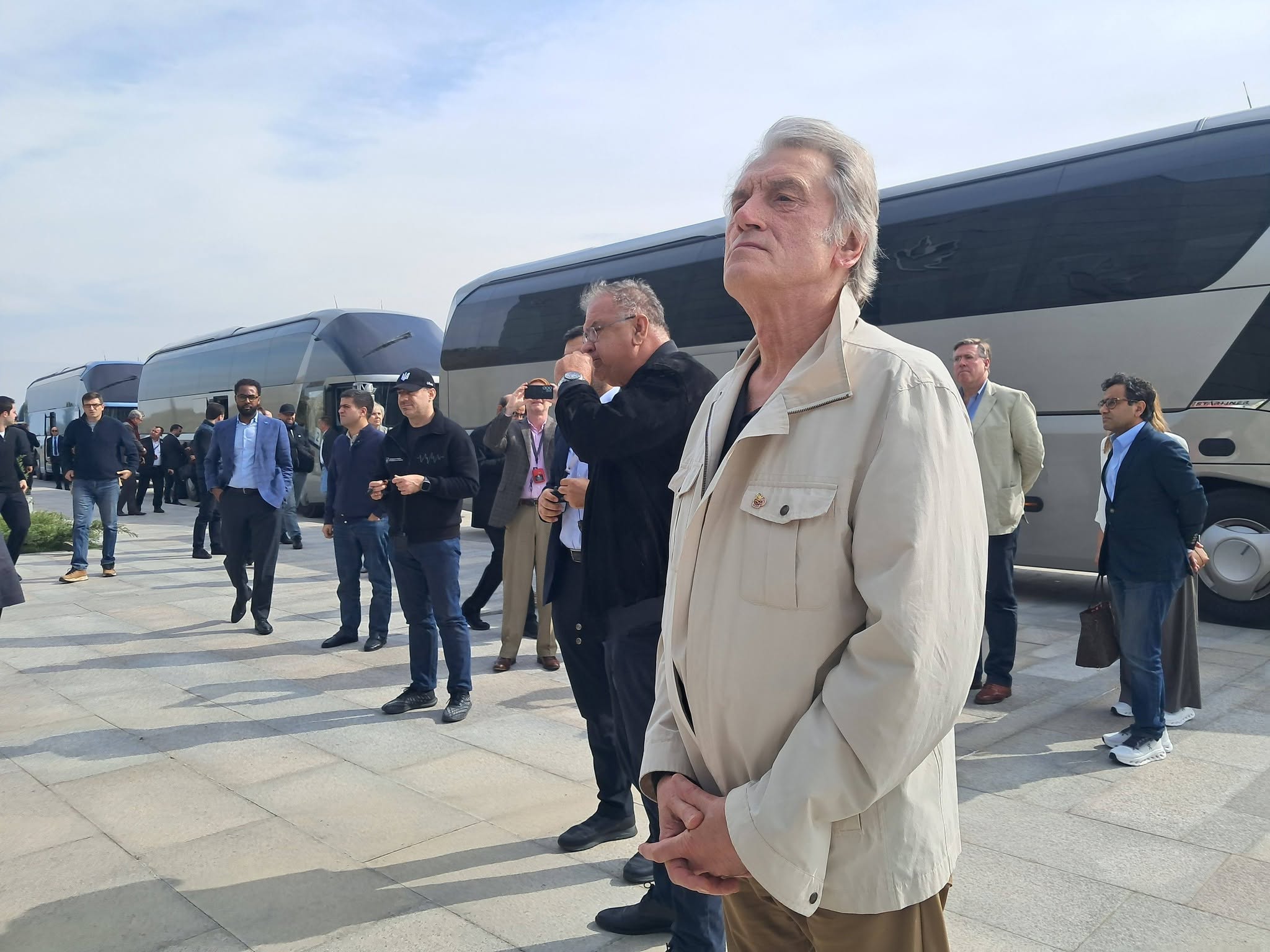 Beynəlxalq konfrans iştirakçıları Xocalı soyqırımı memorialını ziyarət ediblər